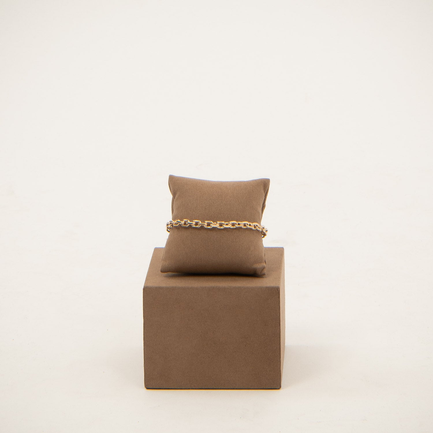 DETAIL236551